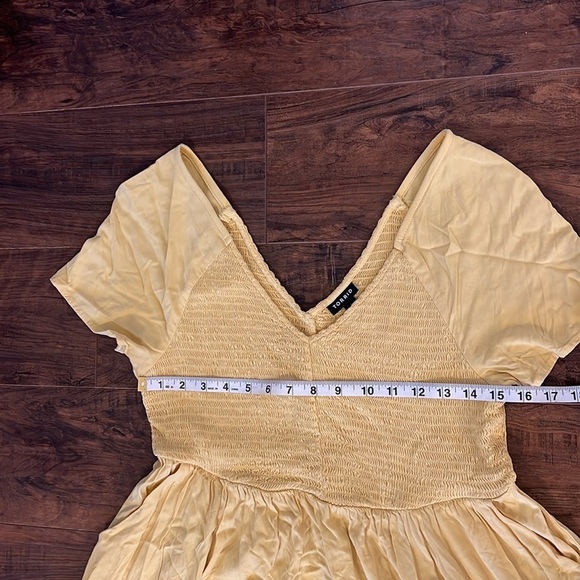 Torrid Sunshine Yellow Smocked Bodice Pleated V-Neck Dress, Sz. 1 - Picture 10 of 10